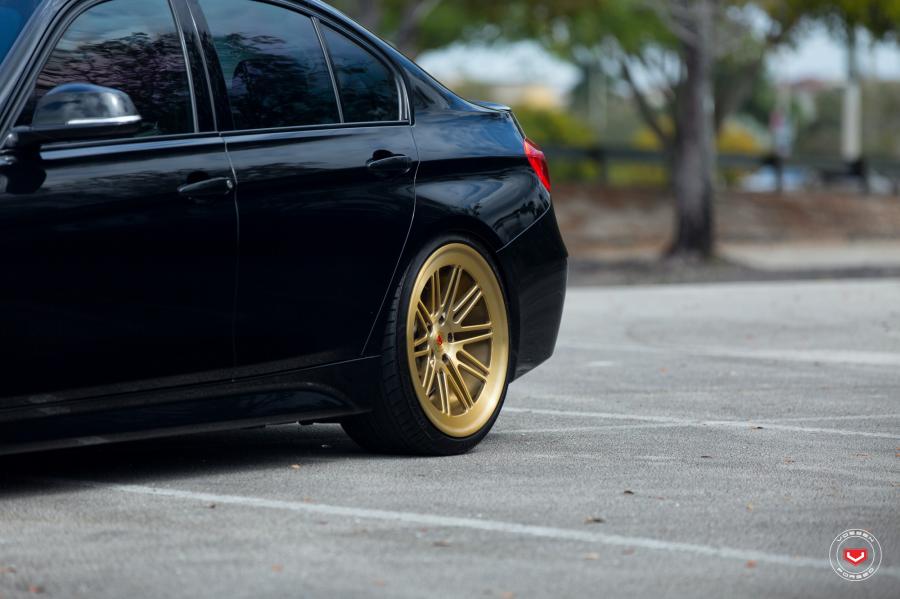 Детали экстерьера BMW 335i Sedan on Vossen Wheels (CL-107) 2017 года  (фото 9 из 30)
